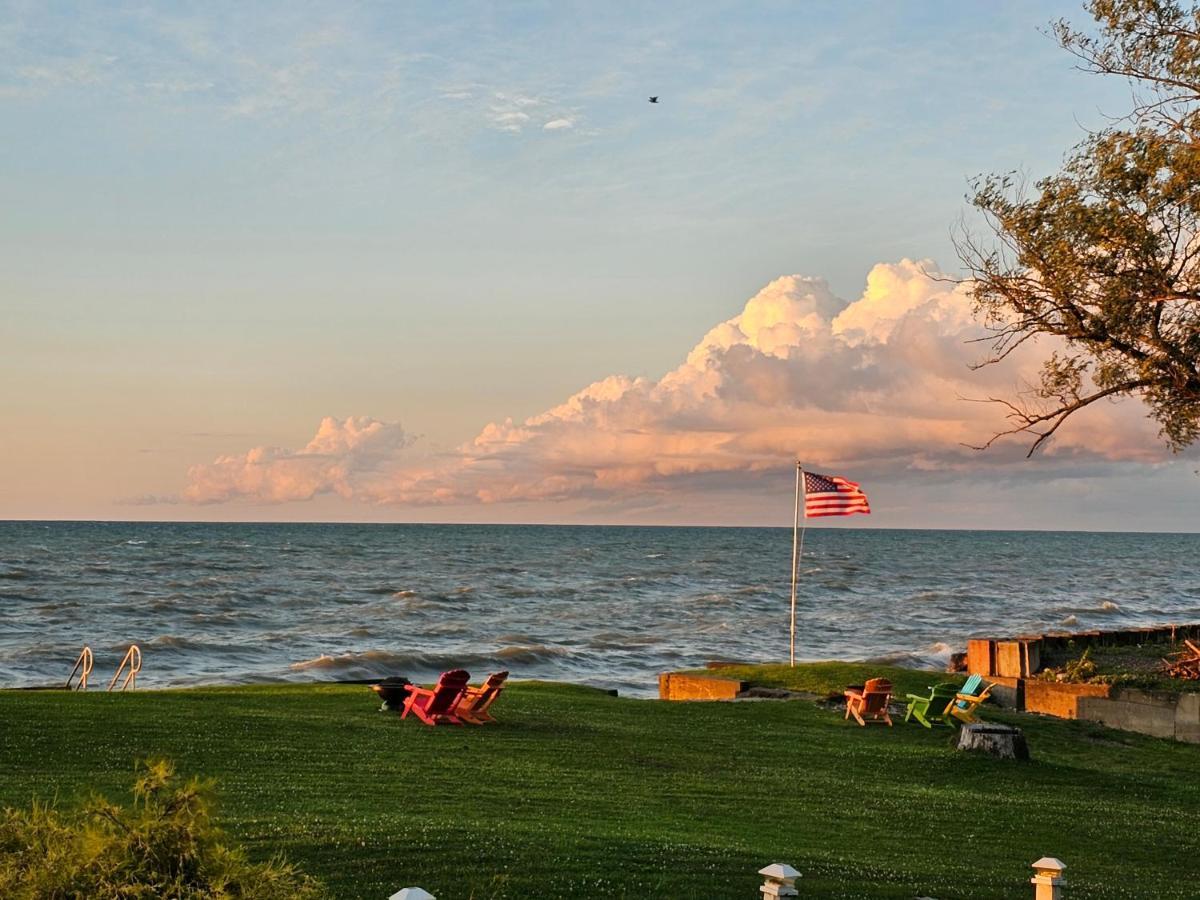 Seaside Lake-Front Cottage Madison Екстериор снимка
