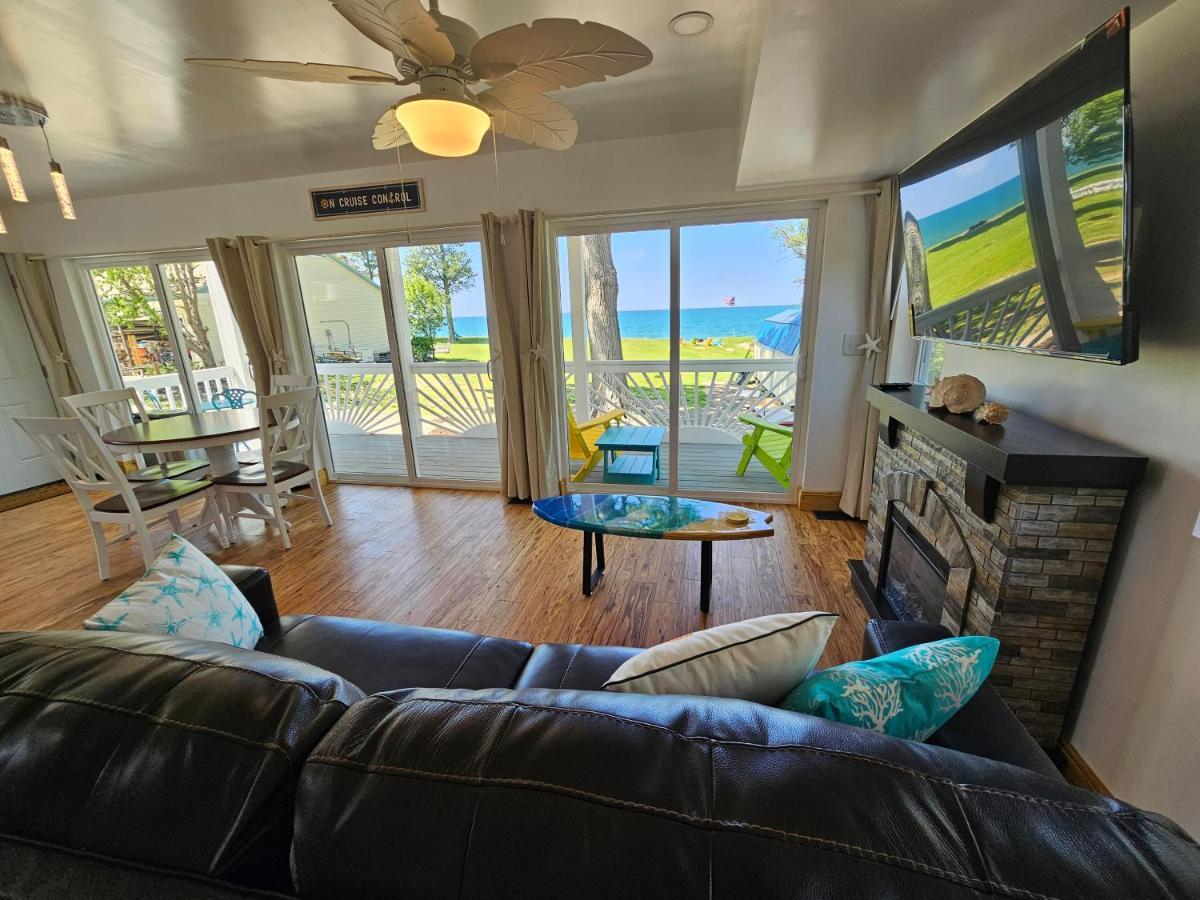 Seaside Lake-Front Cottage Madison Екстериор снимка