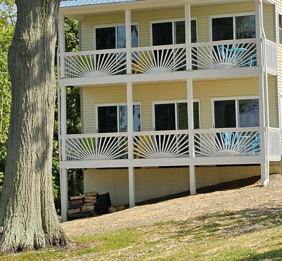 Seaside Lake-Front Cottage Madison Екстериор снимка