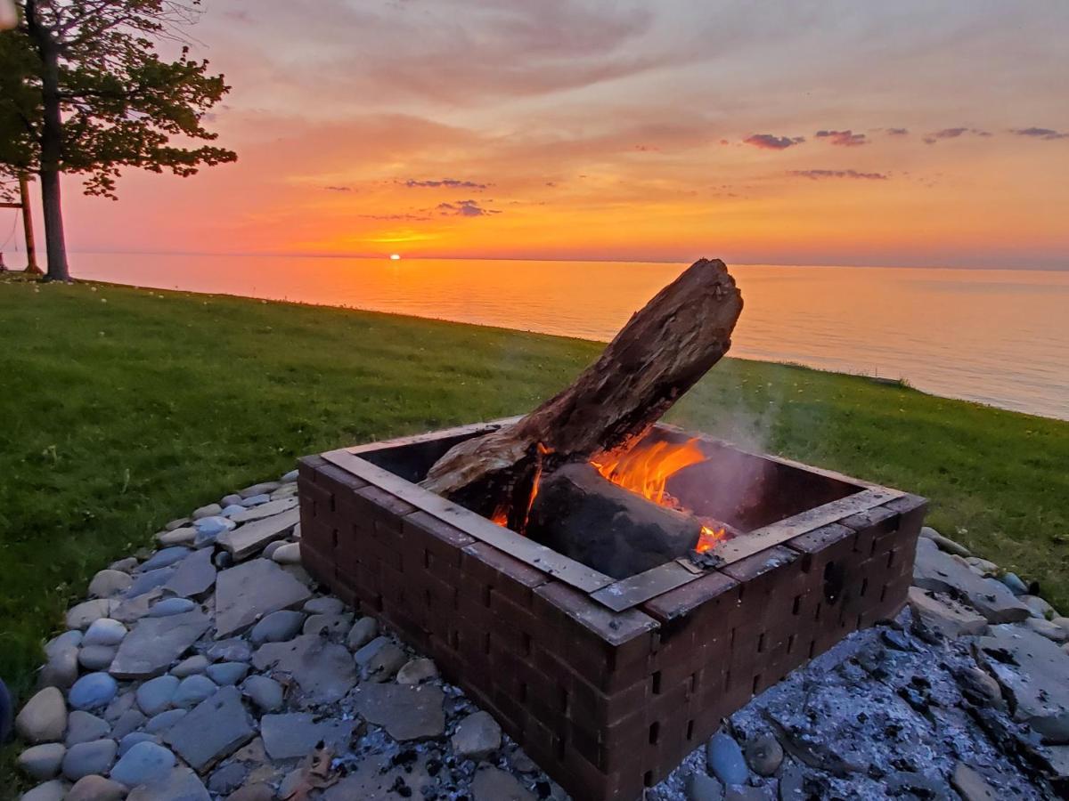 Seaside Lake-Front Cottage Madison Екстериор снимка